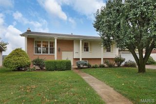 4724 Tarlton Drive, St Louis, MO 63128