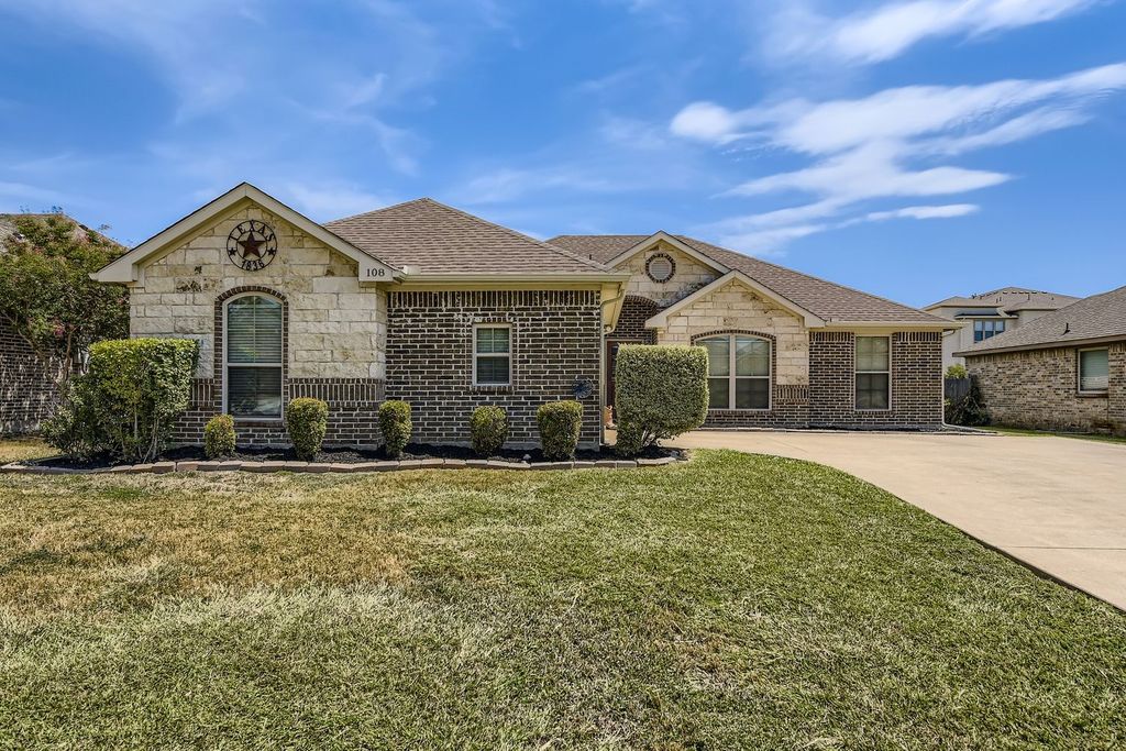 108 Atlantic Avenue, Waxahachie, TX 75165