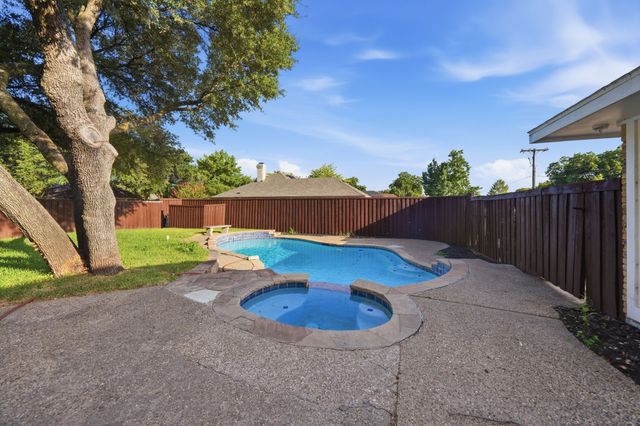 3718 Thornhill Way, Rowlett, TX 75088