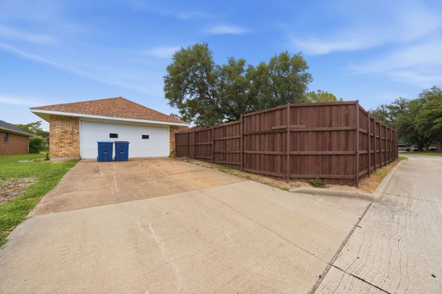3718 Thornhill Way, Rowlett, TX 75088