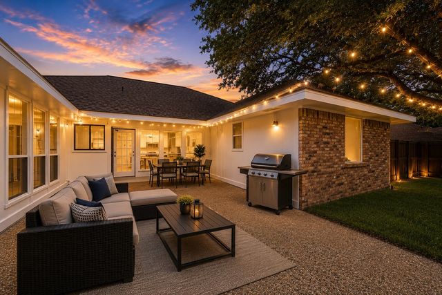 3718 Thornhill Way, Rowlett, TX 75088