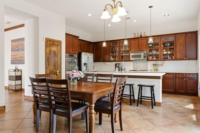 6705 Vista Del Sol Drive NW, Albuquerque, NM 87120