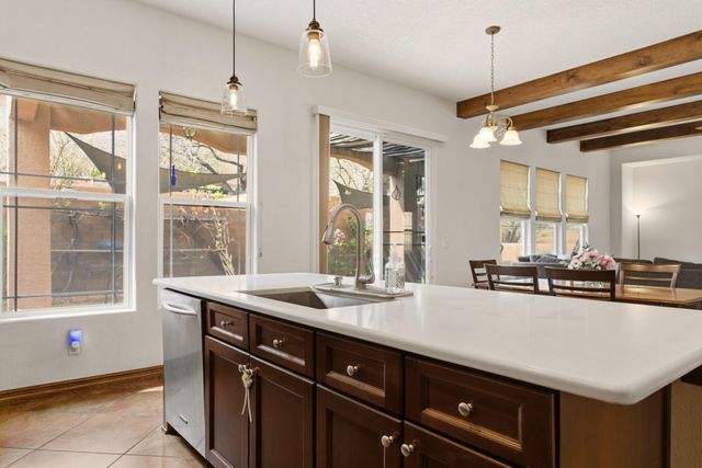 6705 Vista Del Sol Drive NW, Albuquerque, NM 87120