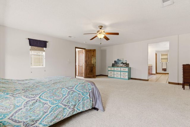 6705 Vista Del Sol Drive NW, Albuquerque, NM 87120