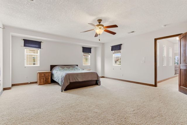 6705 Vista Del Sol Drive NW, Albuquerque, NM 87120