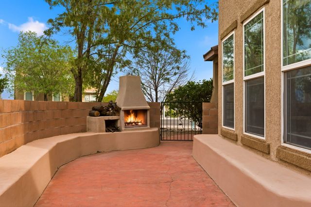 6705 Vista Del Sol Drive NW, Albuquerque, NM 87120