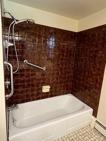 2750 W 8TH STREET, Appleton, WI 54914