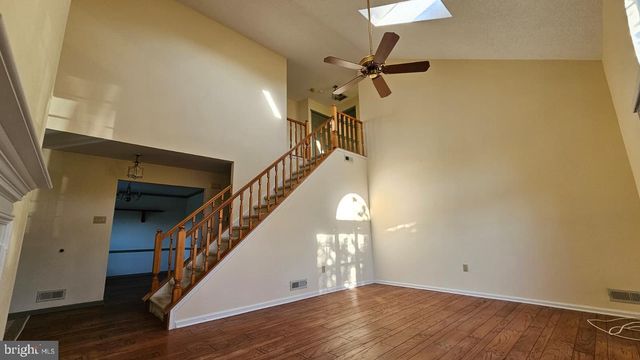 1 LAUREL CIR, Newtown, PA 18940