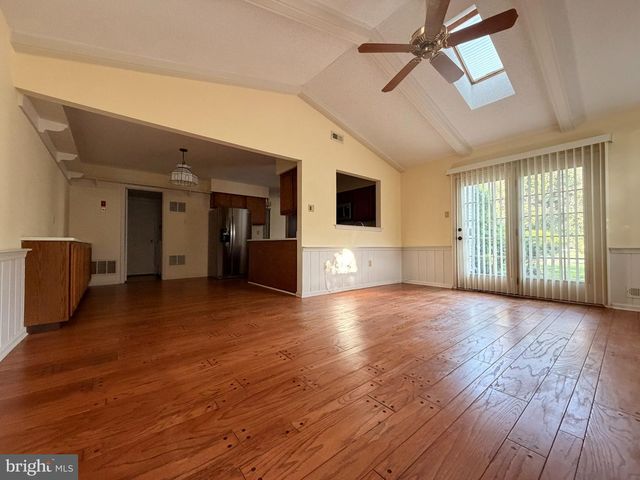 1 LAUREL CIR, Newtown, PA 18940