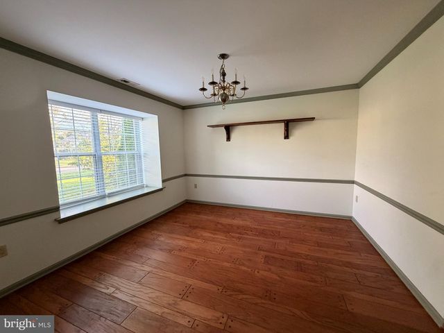 1 LAUREL CIR, Newtown, PA 18940
