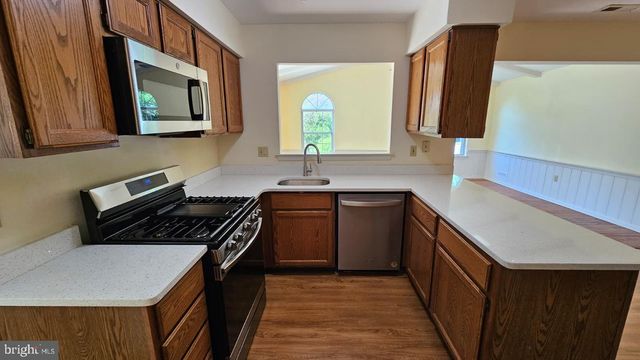 1 LAUREL CIR, Newtown, PA 18940