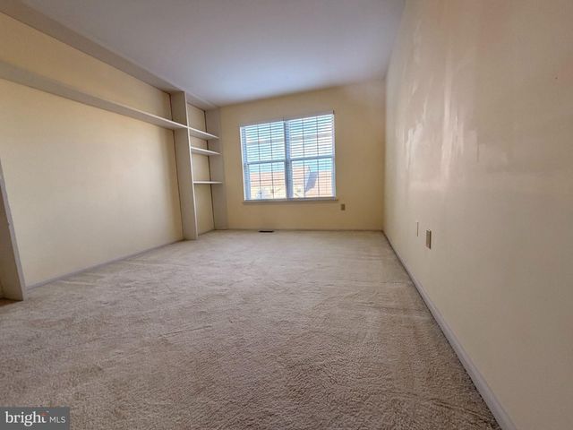1 LAUREL CIR, Newtown, PA 18940