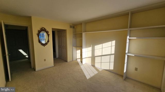 1 LAUREL CIR, Newtown, PA 18940