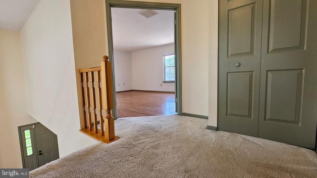 1 LAUREL CIR, Newtown, PA 18940