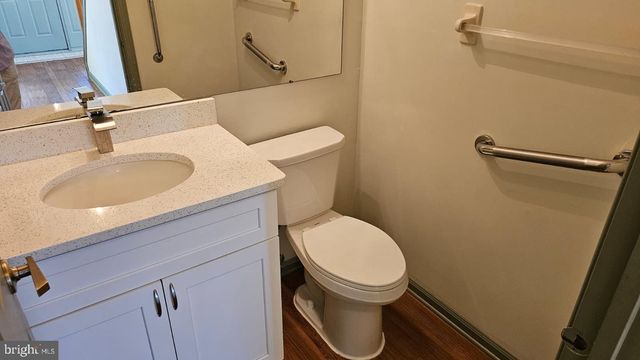 1 LAUREL CIR, Newtown, PA 18940