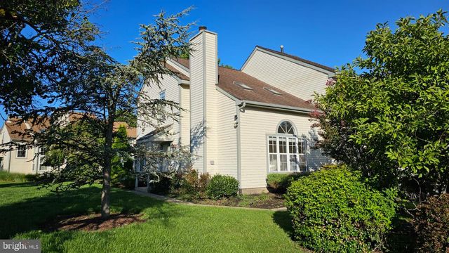 1 LAUREL CIR, Newtown, PA 18940