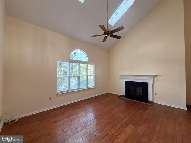 1 LAUREL CIR, Newtown, PA 18940