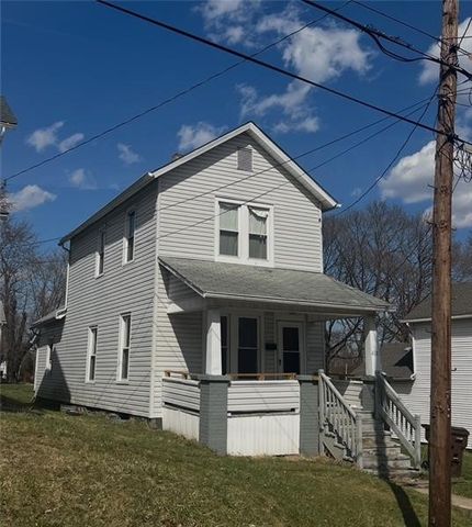 418 Ellsworth St, Sharon, PA 16146