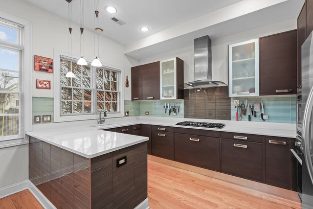 855 Laurel Avenue, Highland Park, IL 60035