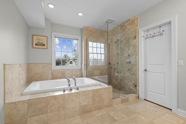 855 Laurel Avenue, Highland Park, IL 60035