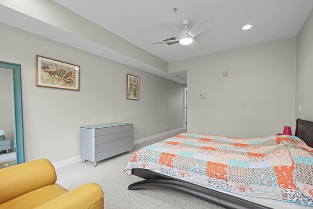 855 Laurel Avenue, Highland Park, IL 60035