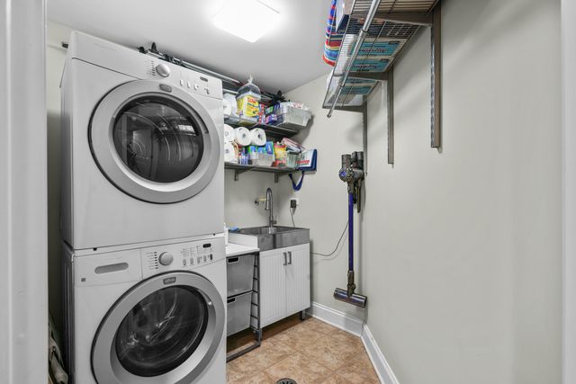 855 Laurel Avenue, Highland Park, IL 60035