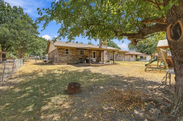 928 Maple Street, Howe, TX 75459