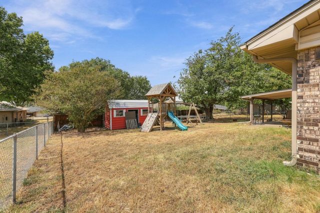 928 Maple Street, Howe, TX 75459