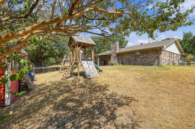 928 Maple Street, Howe, TX 75459