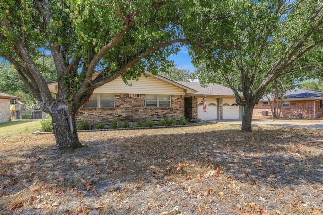 928 Maple Street, Howe, TX 75459