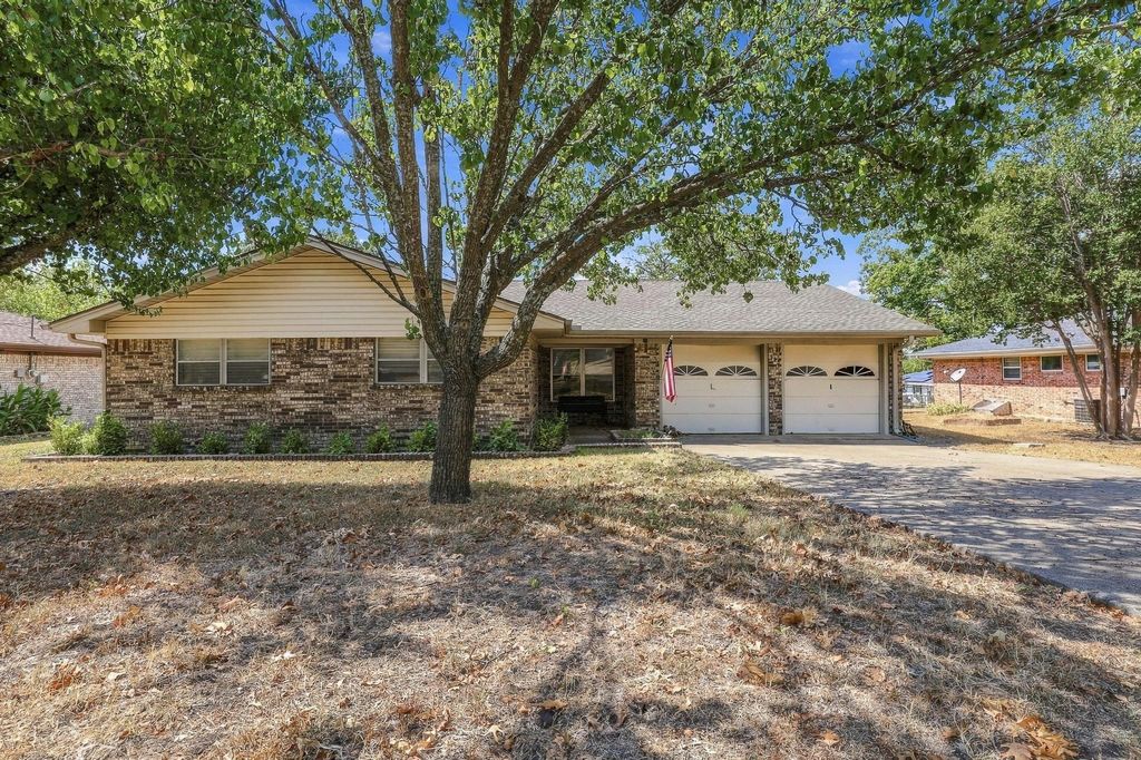 928 Maple Street, Howe, TX 75459
