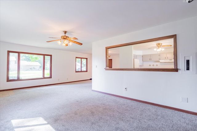 436 Standish Drive, Bloomington, IL 61704