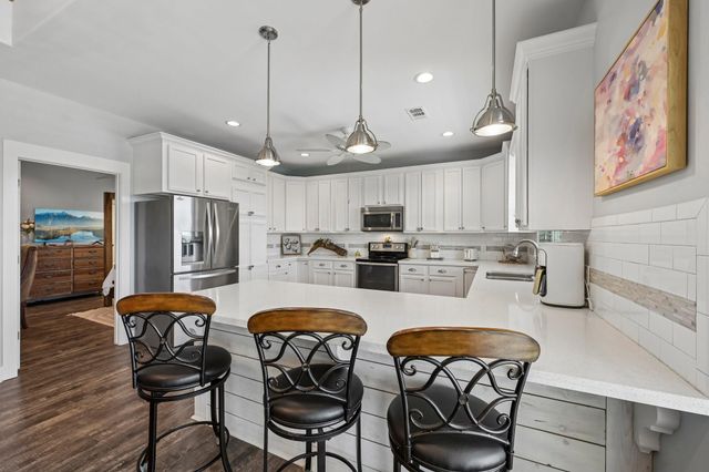 927 Magnolia Lane, Port Bolivar, TX 77650