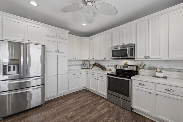 927 Magnolia Lane, Port Bolivar, TX 77650