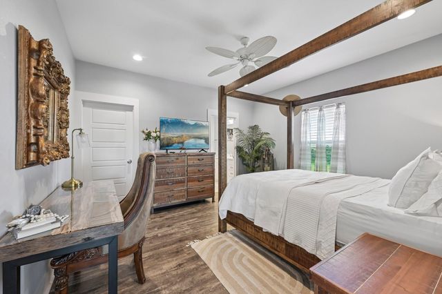927 Magnolia Lane, Port Bolivar, TX 77650