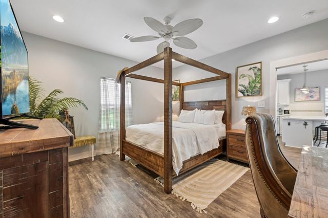 927 Magnolia Lane, Port Bolivar, TX 77650