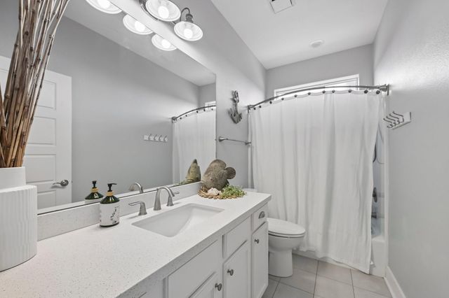 927 Magnolia Lane, Port Bolivar, TX 77650