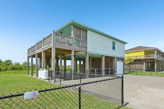 927 Magnolia Lane, Port Bolivar, TX 77650