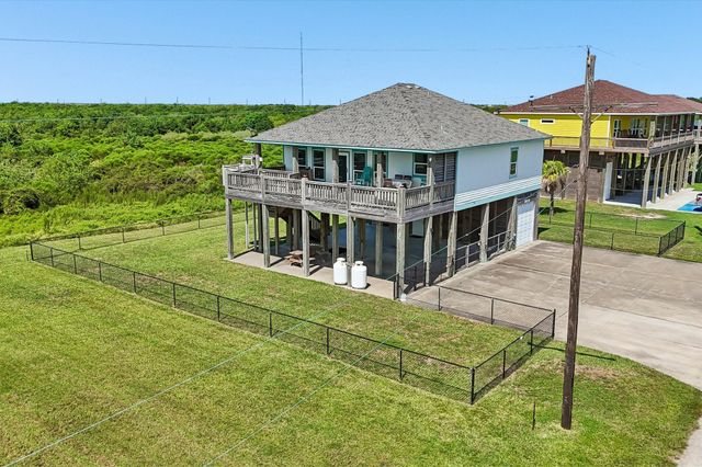 927 Magnolia Lane, Port Bolivar, TX 77650