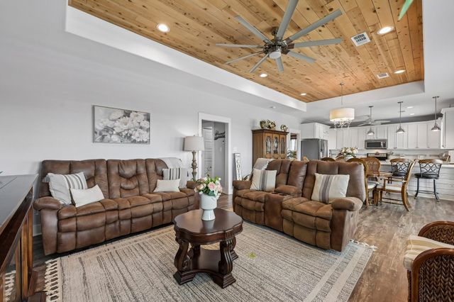 927 Magnolia Lane, Port Bolivar, TX 77650