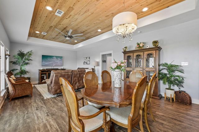 927 Magnolia Lane, Port Bolivar, TX 77650