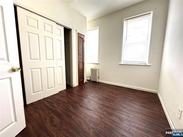 528 Valley Brook Avenue 2nd Floor Fr, Lyndhurst, NJ 07071