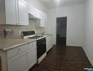 528 Valley Brook Avenue 2nd Floor Fr, Lyndhurst, NJ 07071