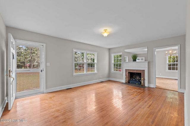 1004 N Poplar Street, Aberdeen, NC 28315