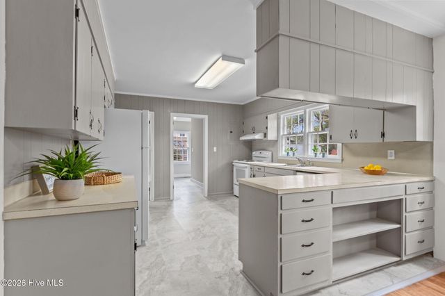 1004 N Poplar Street, Aberdeen, NC 28315