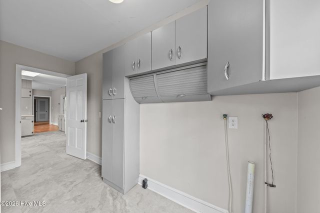 1004 N Poplar Street, Aberdeen, NC 28315