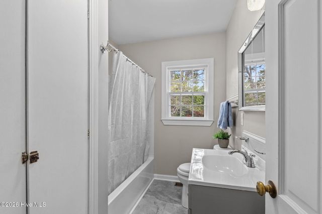 1004 N Poplar Street, Aberdeen, NC 28315