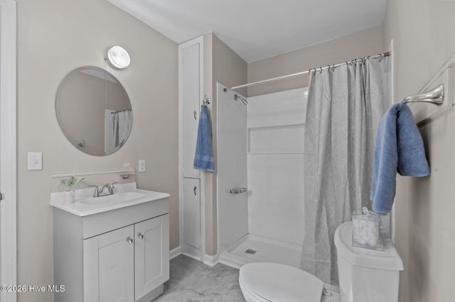 1004 N Poplar Street, Aberdeen, NC 28315