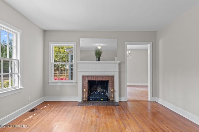 1004 N Poplar Street, Aberdeen, NC 28315