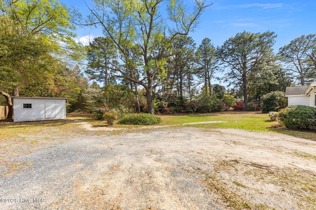 1004 N Poplar Street, Aberdeen, NC 28315